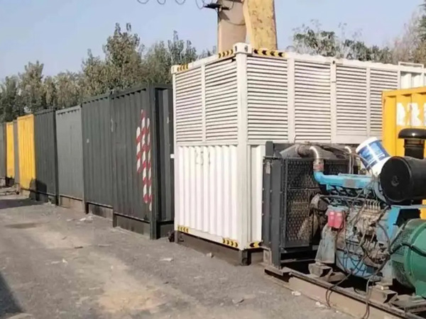 防城200KW柴油发电机机组每小时油耗是多少？